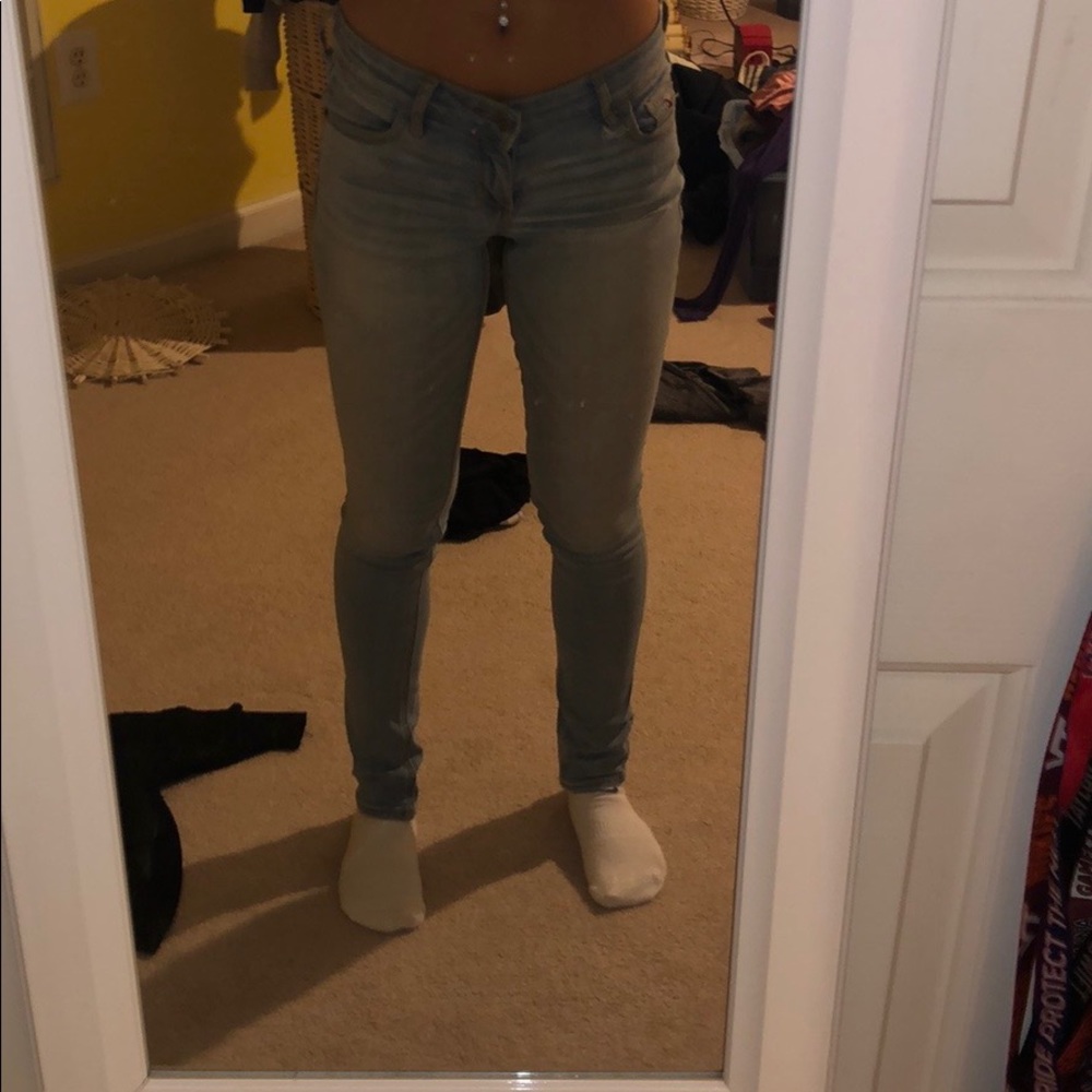 Hollister Light Wash Jeans size l: 1s